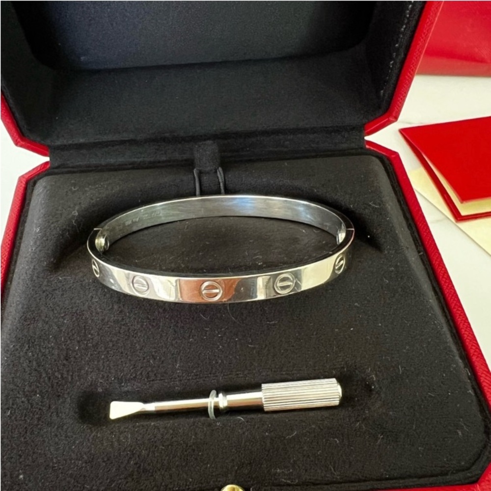 Cartier Classic bracelet size 18 White Gold